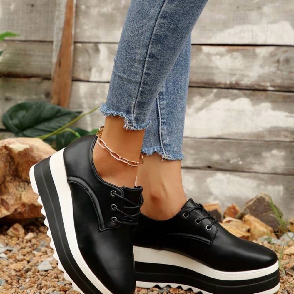 Sleek Black Platform Women's Shoes..
only (1) 9.5 left. - Picture 2 of 2